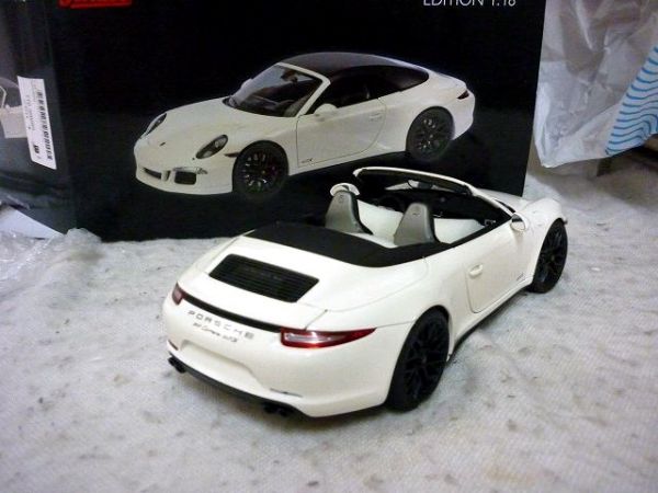 0 GTS シュコー ポルシェ ミニカー 1⁄18 Porsche カブリオレ Carrera
