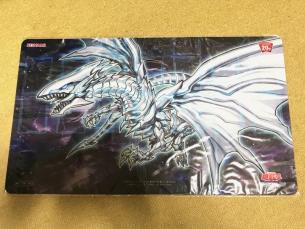 遊戯王20thキャンペーンSPECIALくじ A賞「プレイマット 青眼の亜白龍