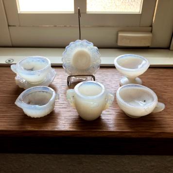 昭和レトロ　ペロペロ　ミニチュア３点　ミルクガラス 100%新品 大正～昭和初期 ペロペロ ままごと 乳白 氷コップ、カップ