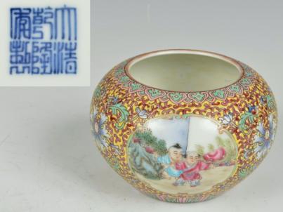 大清乾隆年製 粉彩桃図大壷 大清乾隆年製 粉彩桃図大壷 大清乾隆年製