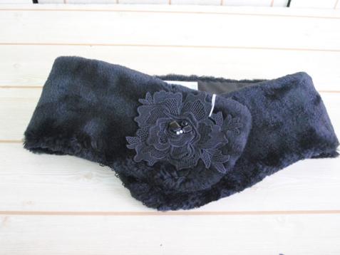 ラ ルイス LA LUICE●レースのフラワーアクセント ティペット＆グローブセット 暖かくエレガント●ブラック 黒●ZS