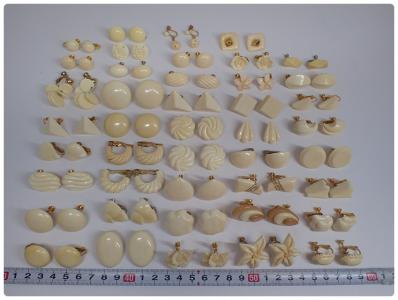 本象牙　イヤリング　43点まとめて　重さ：311ｇ　A879　60サイズ