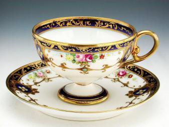 キャビネットカップ オールドノリタケ銘品!! オールドノリタケ・金盛上蒼帯薔薇連鎖紋 0 金盛上花籠図紋両耳皿 1点 オールドノリタケ・金盛上蒼帯薔薇連鎖紋　キャビネットカップ