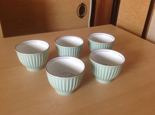 未使用＊深川製磁 湯呑揃 笹青磁見込山水しのぎ仙茶碗揃 百年庵 茶器 深川製磁 笹青磁見込山水 しのぎ仙茶碗揃 百年庵 湯呑 希少 有田焼