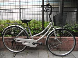 ◆整備/清掃済！D16◆後タイヤ新品！◆新春セール◆26インチ◆シルバー◆ママチャリ◆ファッションサイクル◆中古自転車◆100％組立発送◆
