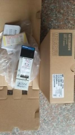 新品MITSUBISHI サーボアンプ MR-Jシリーズ MR-J2S-20A