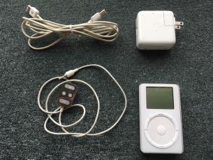 赤字超特価，豊富な iPod classic 2G 10GB ホワイト M8737J/A ジャンク(iPod classic)｜売買されたオークション情報、yahooの商品情報をアーカイブ公開 - オークファン アップル