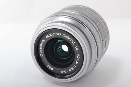 【人気セール，最新作】 ほぼ OLYMPUS オリンパス M.ZUIKO DIGITAL 14-42mm F3.5-5.6 ⅡR マイクロフォーサース ズームレンズ #RL0009(オリンパス)｜売買されたオークション情報、yahooの商品情報をアーカイブ公開 - オークファン オリンパス