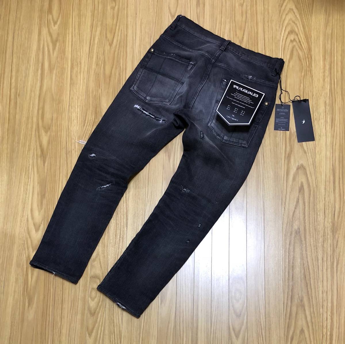 定価71，280円 ☆ 1PIU1UGUALE3 17AW rainbow stitch tapered denim 