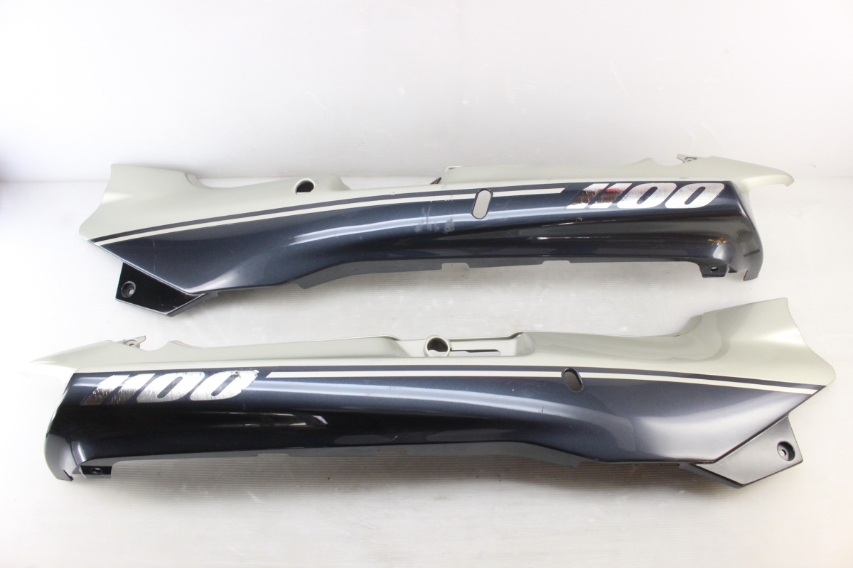 つき 13915 GPZ1100 ZXT10E-0430** シートカウル 左右セット ジャンク