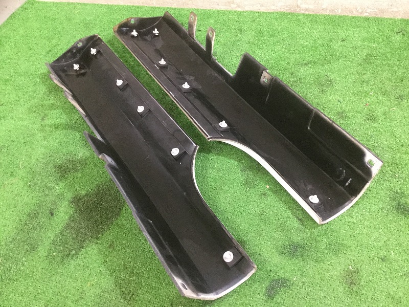 スカイライン　クーペ　ER34　R34　純正　サイドシルプロテクター 76856-AA100　76857-AA100　色：QM1