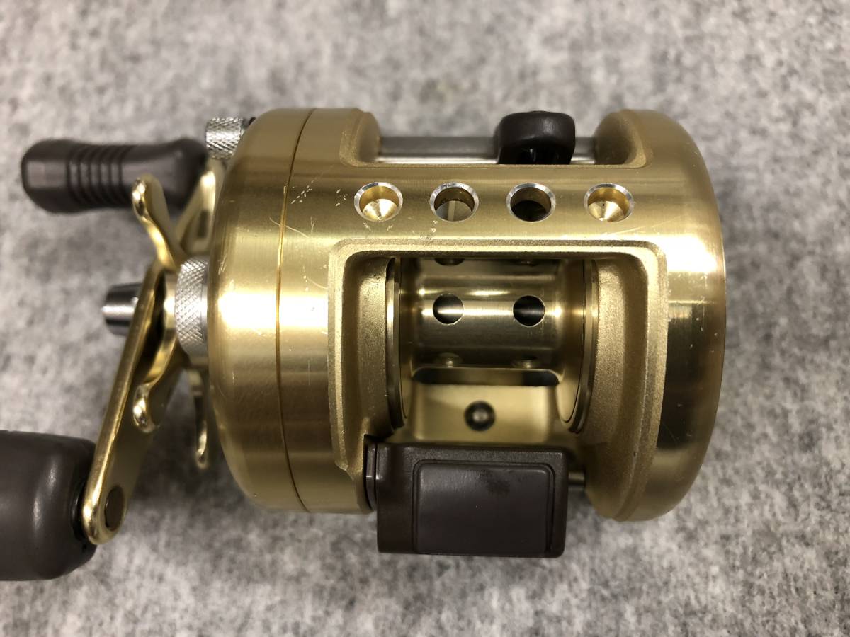 SHIMANO シマノ カルカッタ 101XT 左巻き 美品 即決 シマノ