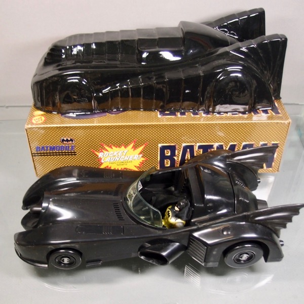 トイビズ バットモービル コクーン付き ☆当時物 TOYBIZ ”BATMAN”バットモービル(コクーン付き)＋バットマン