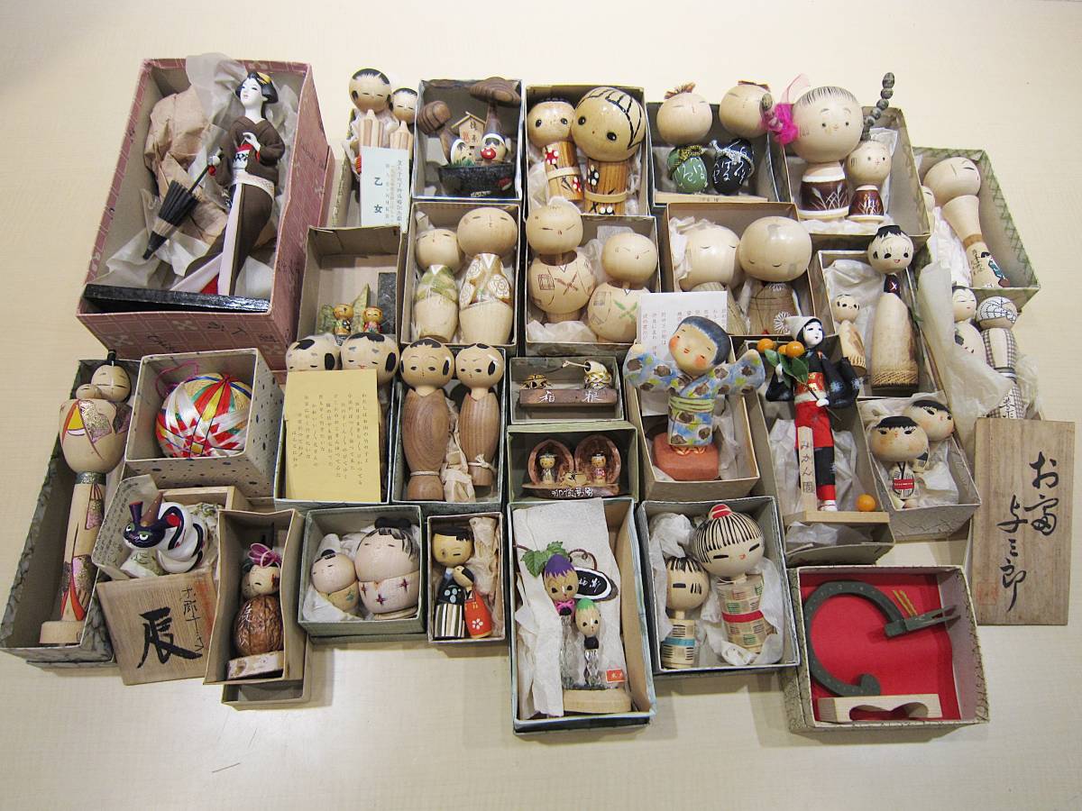 ▽送料無料 こけしなどまとめて29点 こけし/民芸品/郷土玩具/伝統/日本 