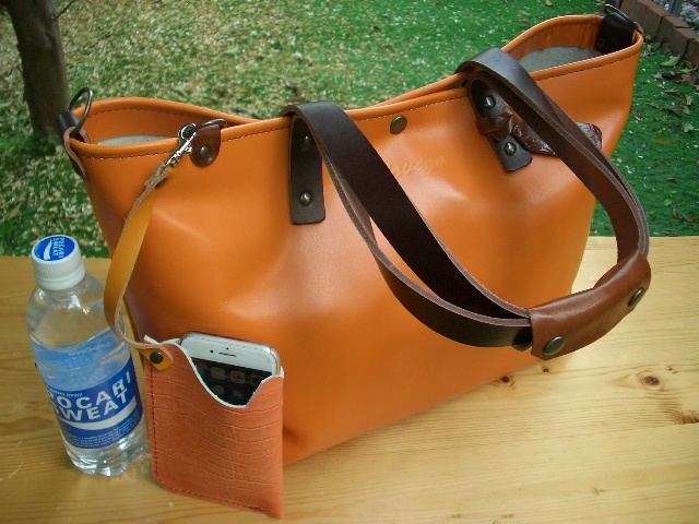 Rovigo メンズトートバック肉厚上質本革オリジナル オレンジ トートバッグ 売買されたオークション情報 Yahooの商品情報をアーカイブ公開 オークファン Aucfan Com