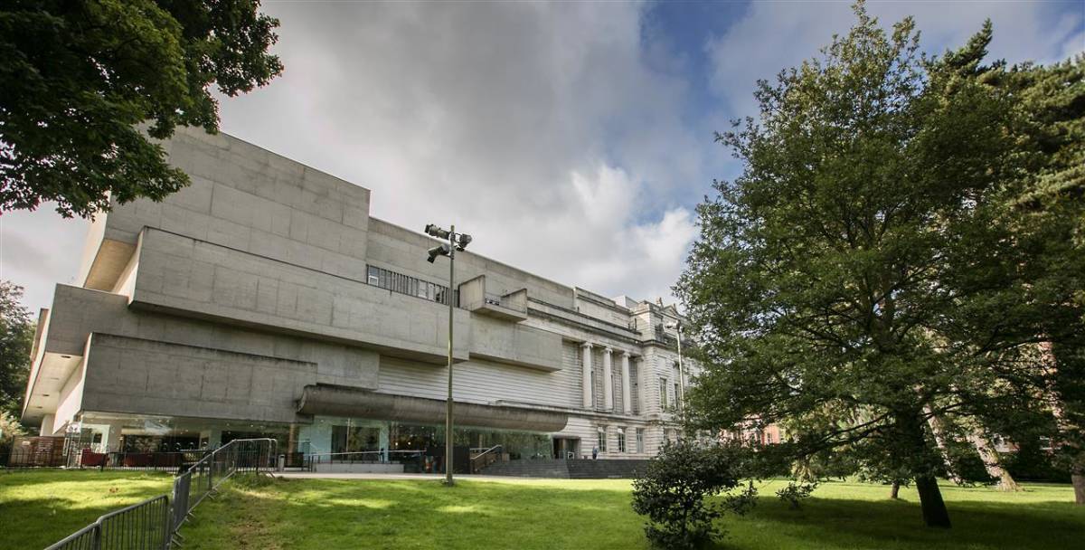 イギリス国立美術館収蔵作家、現代アート田中拓馬の抽象表現主義油彩