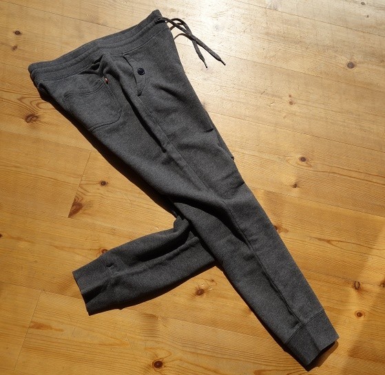 本物保証，お得 モンクレール スウェットパンツ S 正規品 モンクレールジャパン 取り扱いアイテム(男性用)｜売買されたオークション情報、yahooの商品情報をアーカイブ公開 - オークファン 男性用