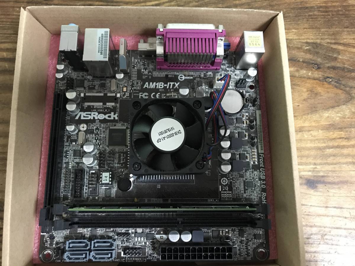 Carte Mère ASRock AM1B-ITX Mini-ITX Avec CPU AMD Sempron 3850 Et Radeon R3