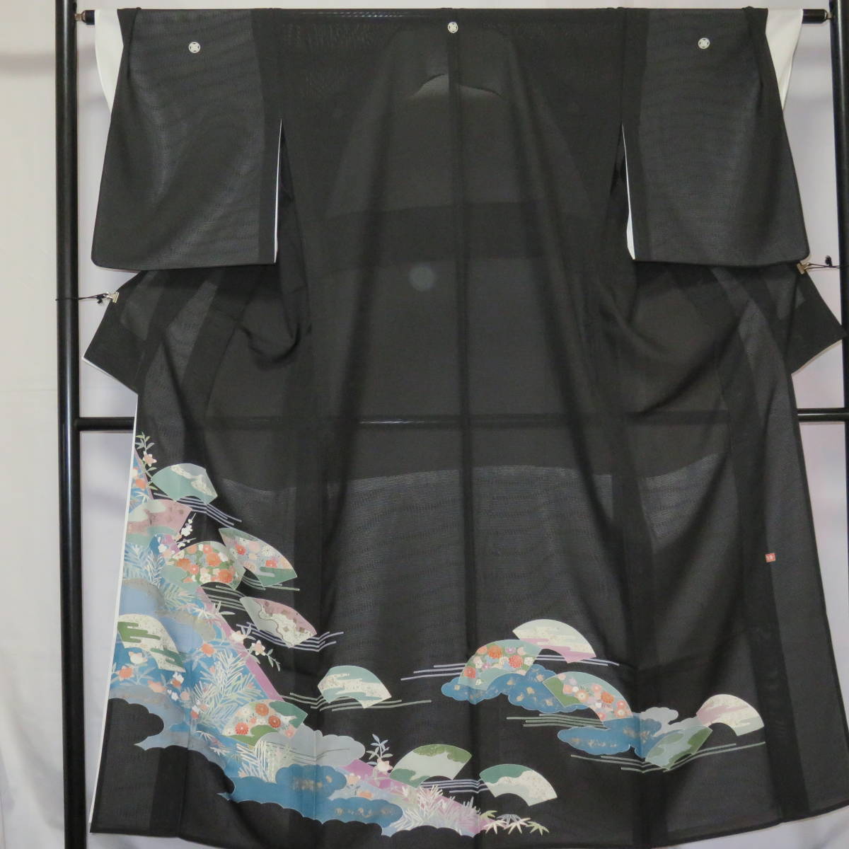 正絹 黒留袖 作家物 金駒刺繍 世界 「橋に柳之図」 ≪比翼