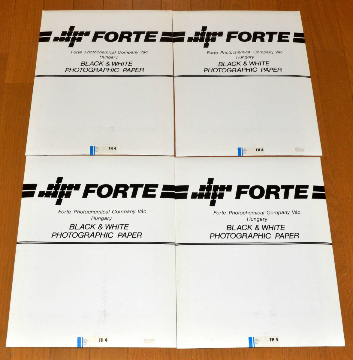 ○○モノクロバライタ印画紙 フォルテ FORTE/大四切 10枚×11