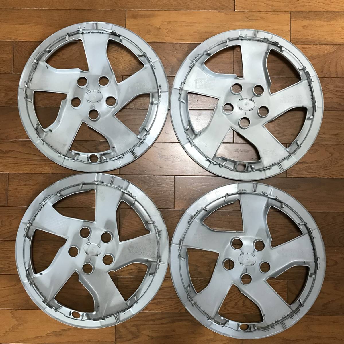 純正 トヨタ プリウス 前期 15インチ ホイールキャップ ホイール