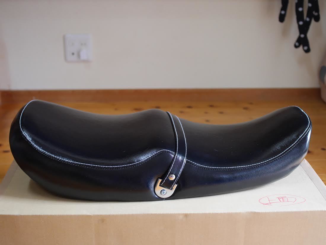 カワサキ z1z2kz 鞍タイプシート 張替え済み 未使用品