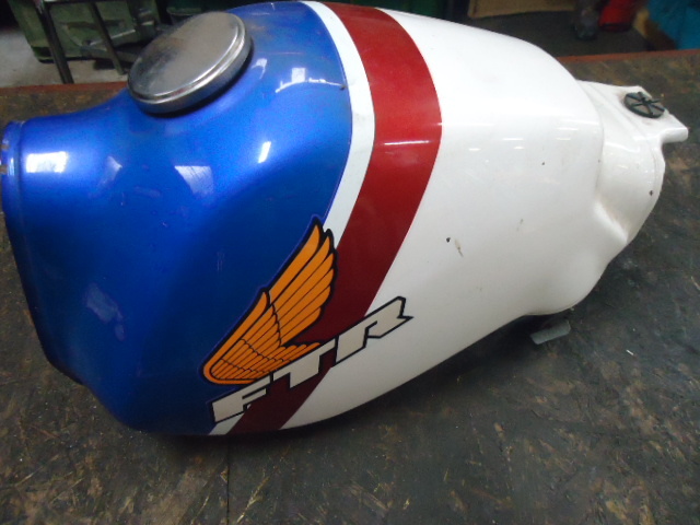 FTR250 タンク FTR250 タンク 【公式通販】