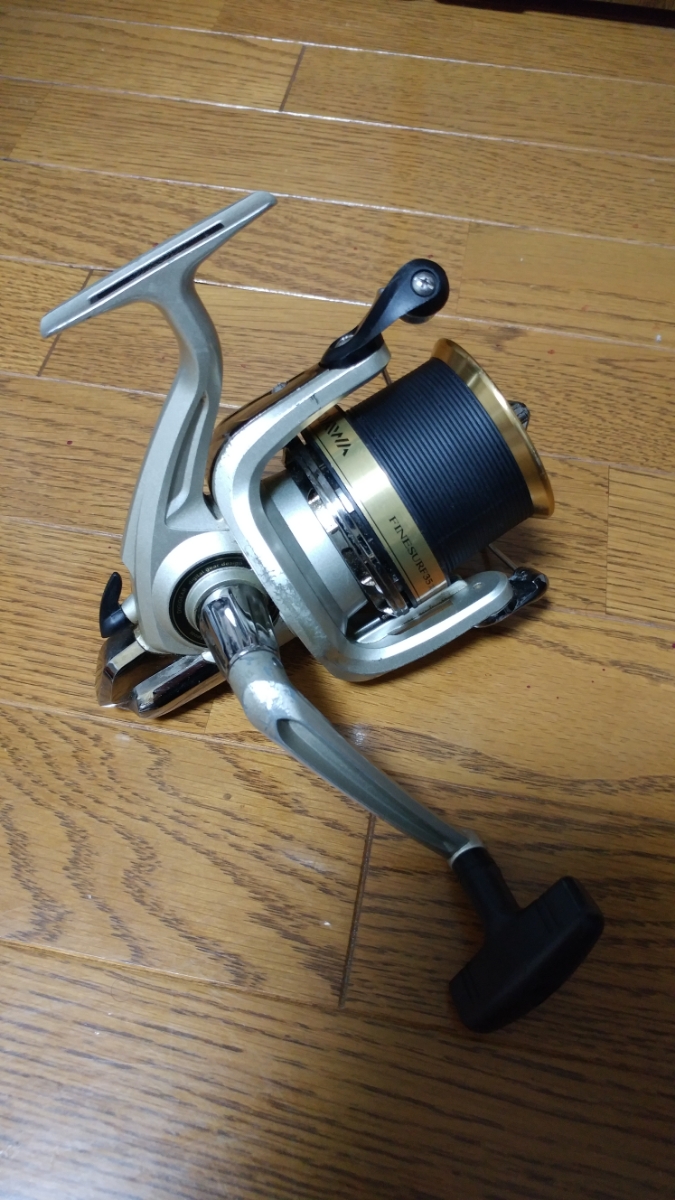 DAIWA FINESURF35太糸 ダイワ ファインサーフ 投げ リール リール