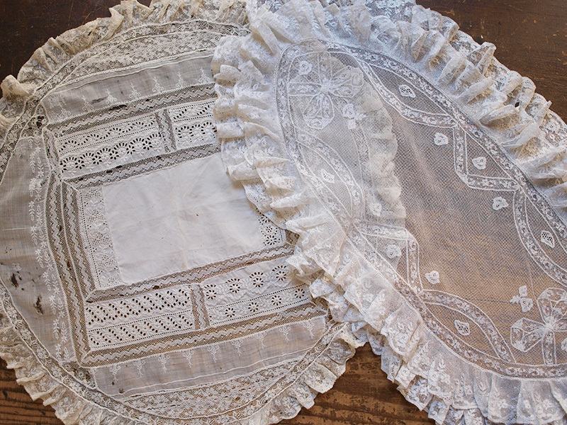 アンティークノルマンディーレースドイリーA 刺繍とノルマンディレース