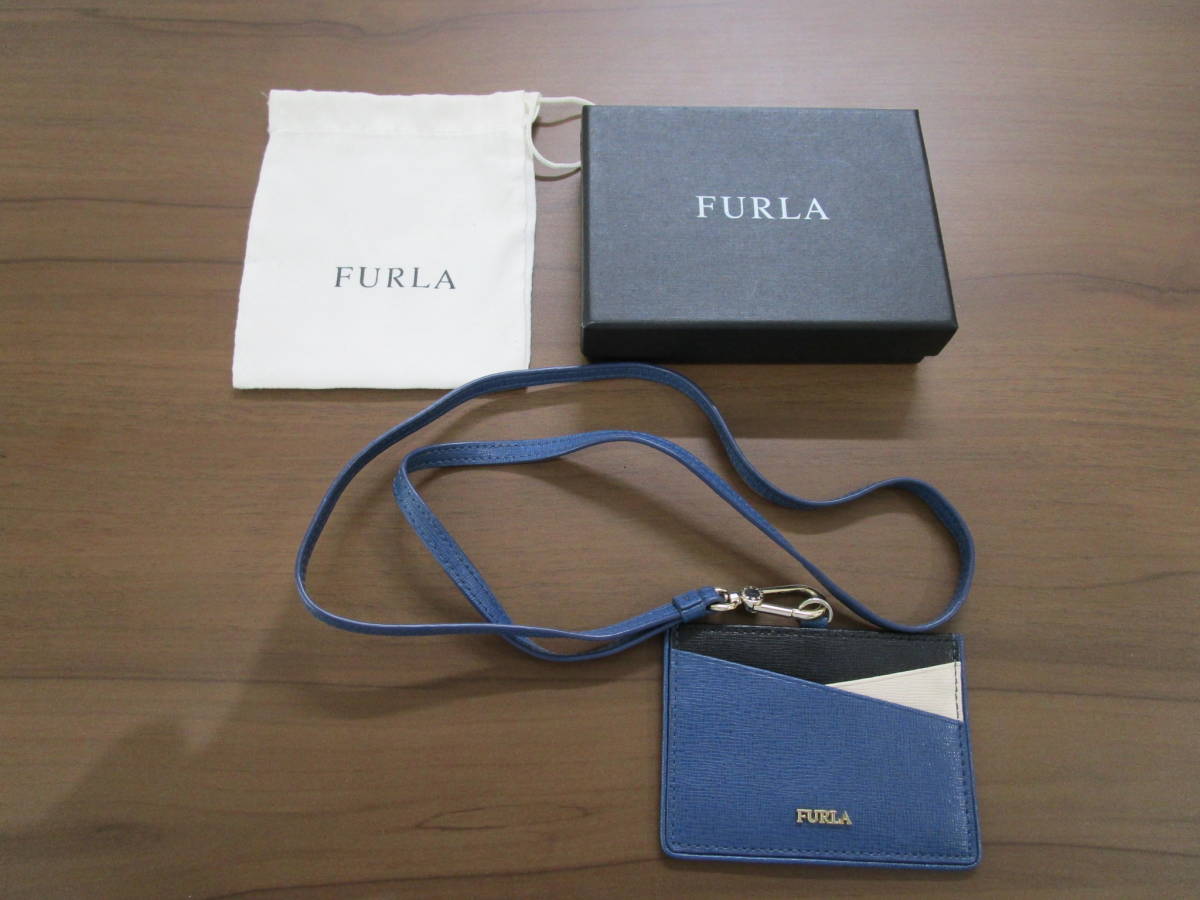 【2013】フルラ　FURLA　パスケース　定期入れ　美品