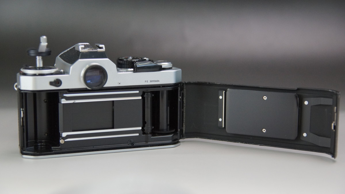 x8 ニコン Nikon FE シルバー 50mm 1:1.4 単焦点レンズ 一眼レフ