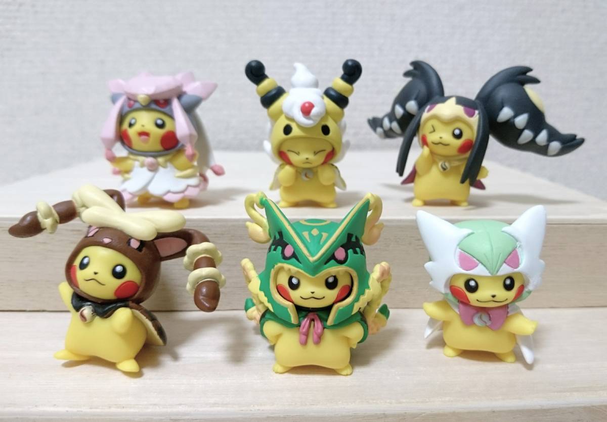 キャラクターグッズ ポケモン メガポンチョを着たピカチュウ