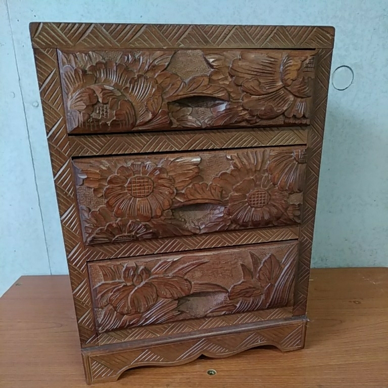 日光彫　軽井沢彫　小箪笥　引き出し　3段　伝統工芸　和家具 小箪笥 3段 日光彫？軽井沢彫？ 引き出し 日光彫 昭和レトロ 和家具