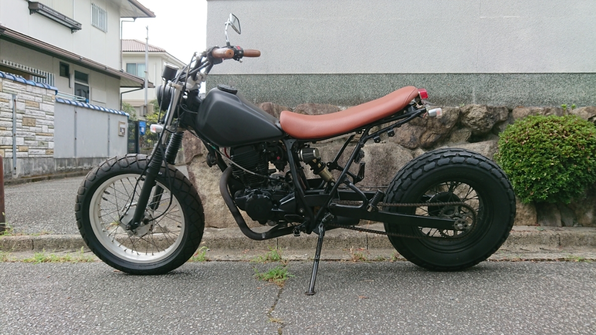 投稿詳細｜MOTOCLE - ロンスイ TW200 ブラックアウト メルカリ スカ 