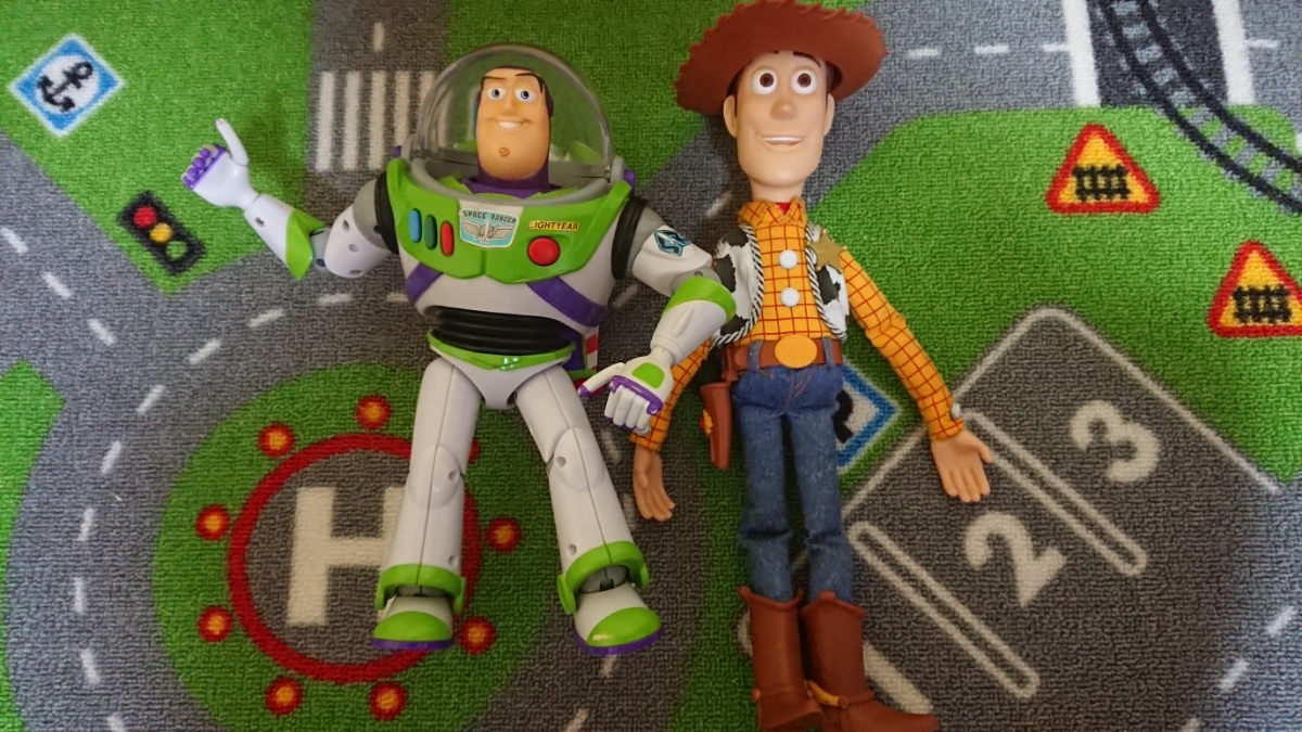 廃盤レア トイ ストーリーリアルサイズmyトーキングアクションフィギュアウッディ バズ ライトイヤーまとめて出品 トイ ストーリー 売買されたオークション情報 Yahooの商品情報をアーカイブ公開 オークファン Aucfan Com