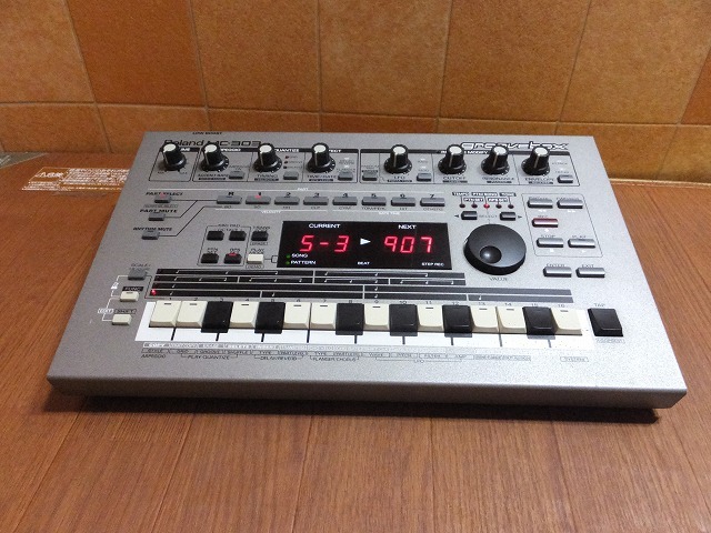 Roland MC-303 Groovebox | Machine - Sequencer sale for Music Dance 