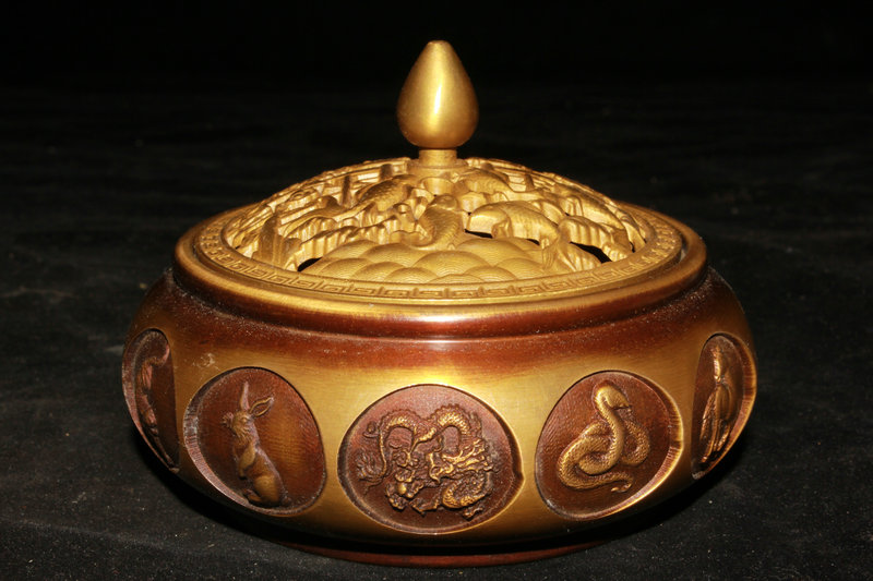 銅器 浮彫二仙香薫炉 手提げ暖手炉 香炉 香道具 装飾品 工芸品 置物 友人館蔵 黄銅製 十二生肖紋 香炉 薫香炉 古仏具 希少唐