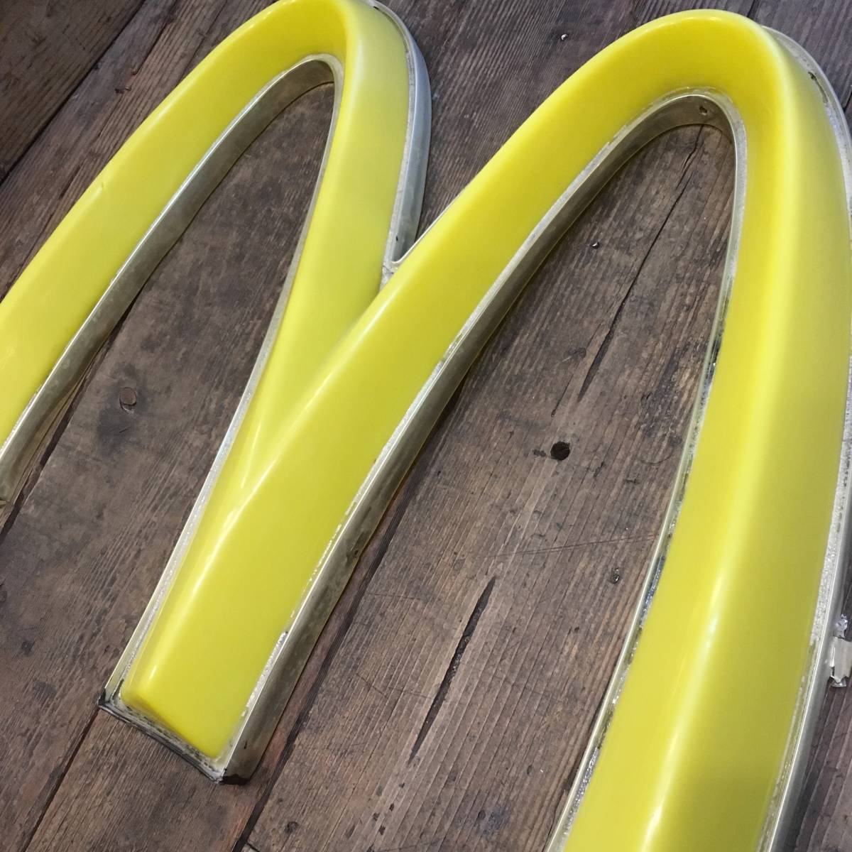 マクドナルド 看板 ゴールデンアーチ Yahoo!オークション - サイン