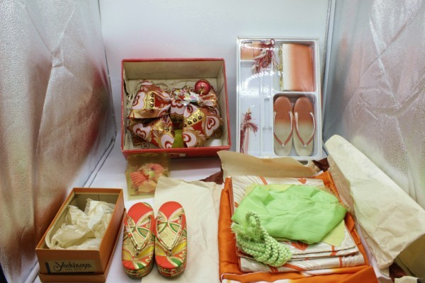 新品，2025 七五三 着物 ７歳 セット 草履 バッグ 帯 髪飾り 草履 カバン 梅K92407(7歳着物)｜売買されたオークション情報、yahooの商品情報をアーカイブ公開 - オークファン 7歳着物