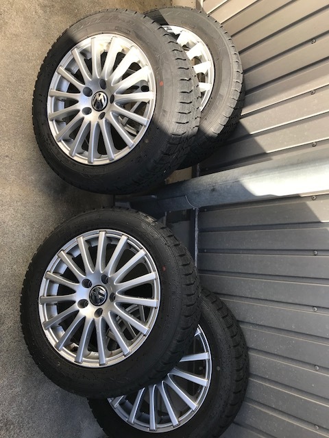 フォルクスワーゲン純正ホイール4本スタッドレスタイヤ付き VW 
