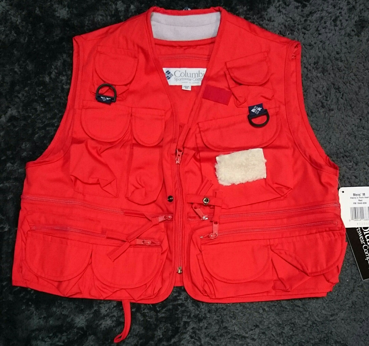 新品★アウトドア★Columbia★コロンビアベスト★赤Ｍ★フィッシングベスト★スポーツウエア☆ファスナーポケットいっぱい便利_1