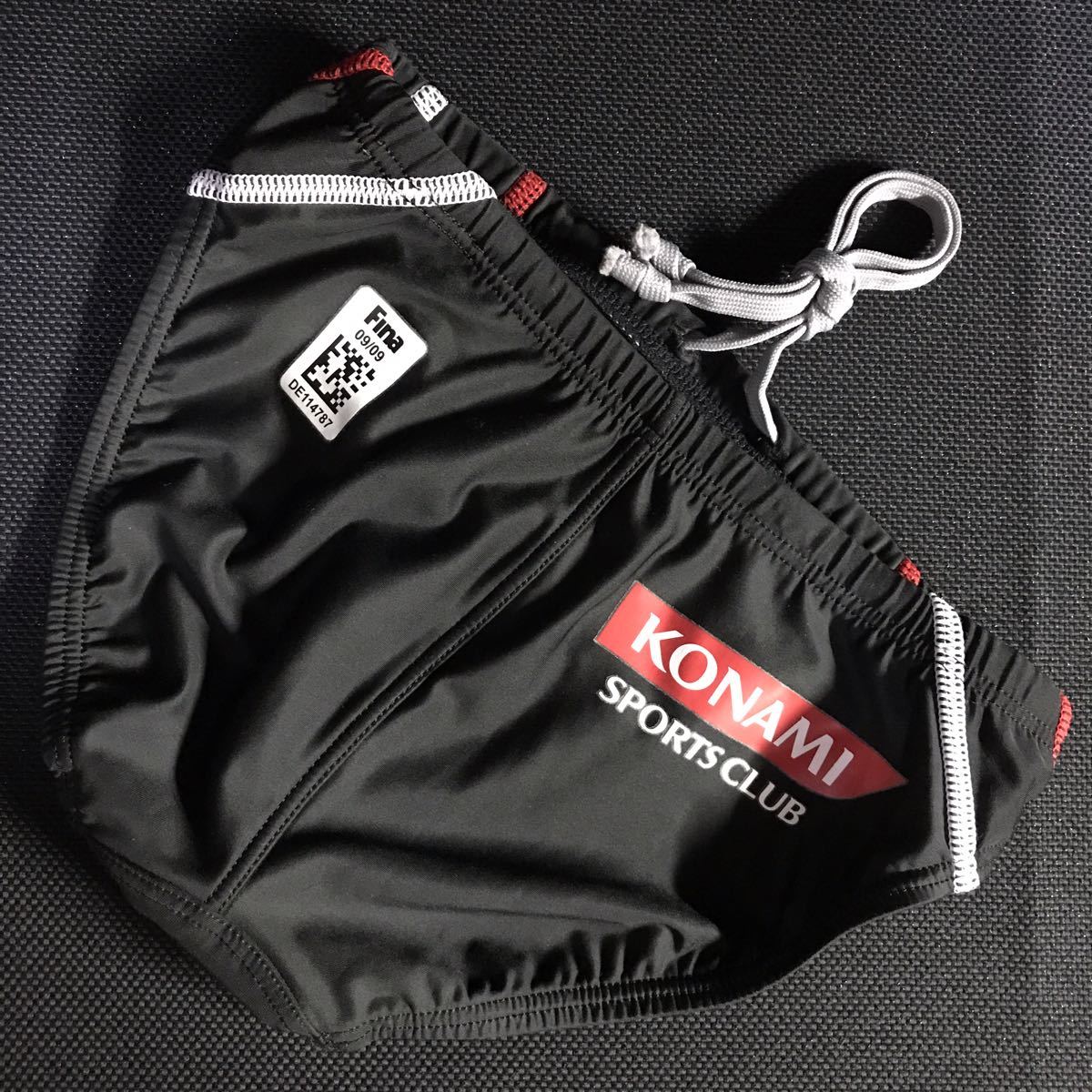 美品】コナミ 先週用 競泳水着 男子 140サイズ NUX Vパンツ 競パン 