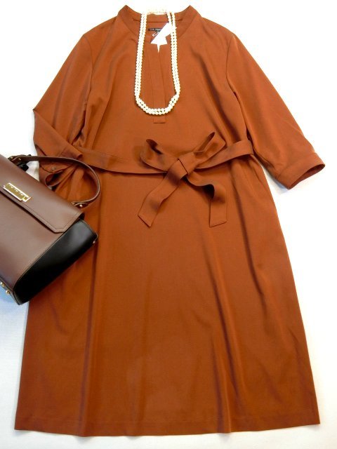 【得価，100%新品】 23区大きいサイズ46今季ピーチサテンベルテッドワンピース/キャメルブラウン(ワンピース)｜売買されたオークション情報、yahooの商品情報をアーカイブ公開 - オークファン 女性用