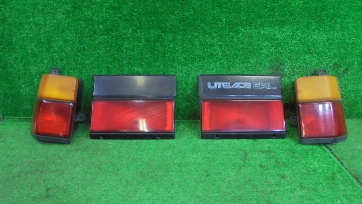 サンダルさまんさ S管理54057 昭和62 ライトエース YM30G☆左 右 テールランプ 4点SET