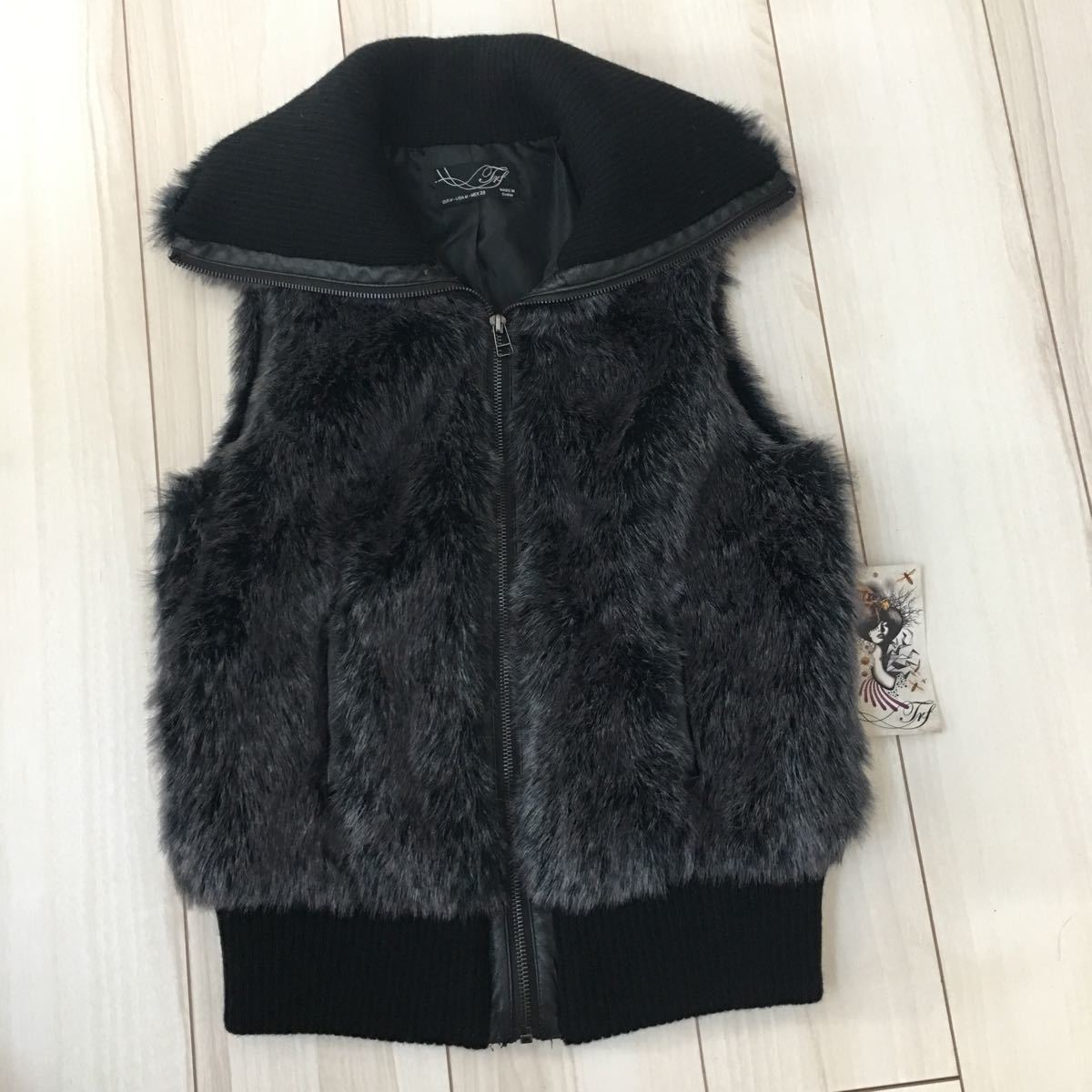 新品☆ZARA☆ザラ フェイクファーベスト☆サイズM ,新です 【公式通販】