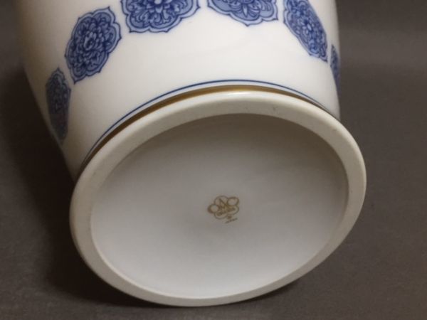 大倉陶園 花瓶 金銀彩 染付 花文 専用箱付 2026年最新大倉陶園(Okura