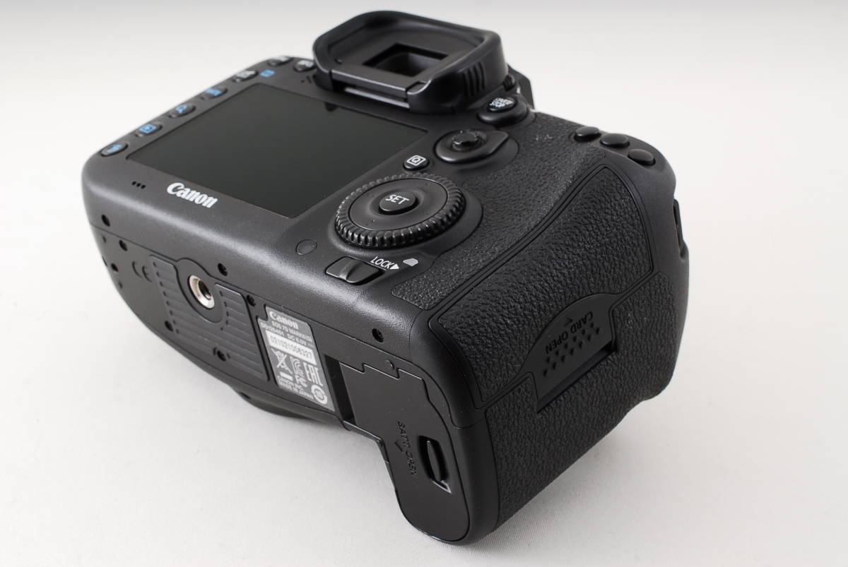 ☆ショット数約5000！Canon キヤノン EOS 7D Mark II マーク2 ダブル