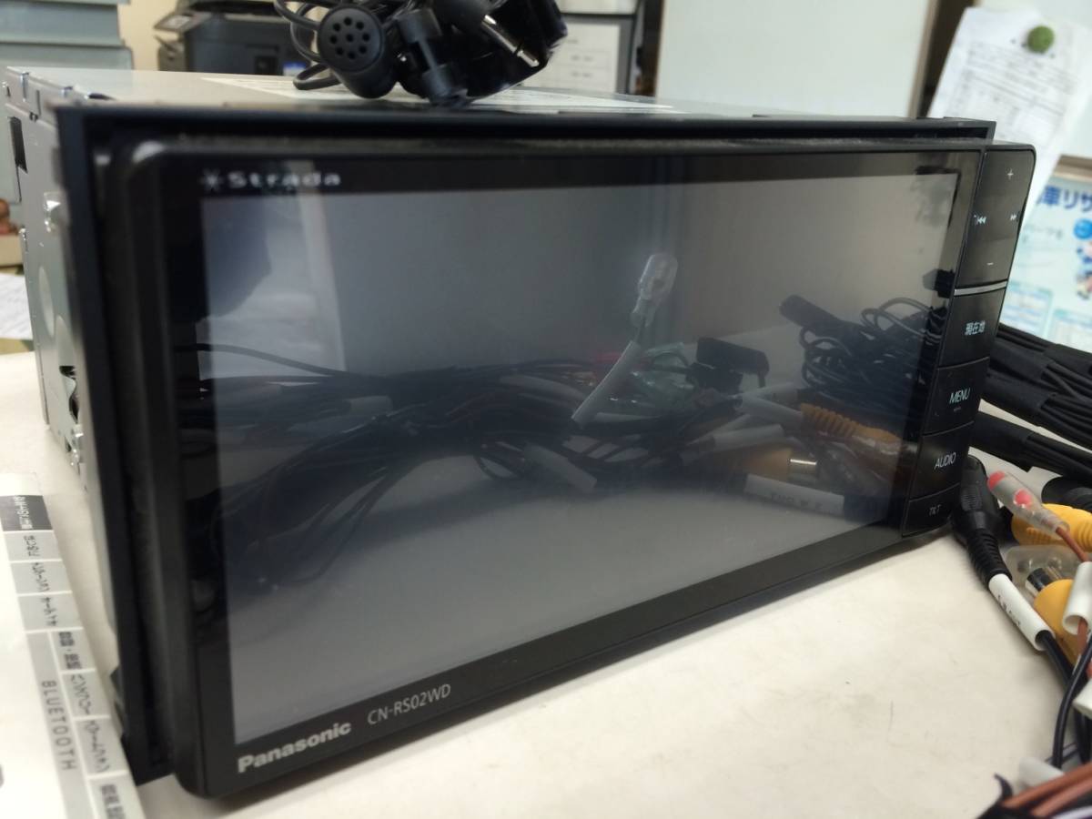 パナソニック カーナビ CN-RS02D 地図データ2015年式 動作確認済！ Strada CN-RX02WD⁄CN-RX02D、CN-RS02WD⁄CN-RS02D 更新地図データ3年間
