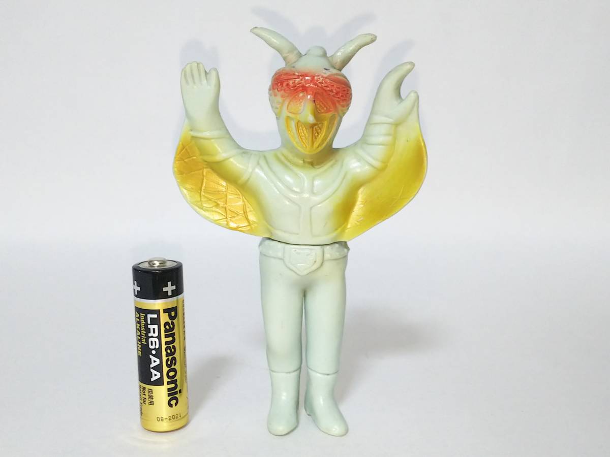 旧バンダイ 仮面ライダー 怪人 カマキリ男 ミニソフビ 高さ11cm 当時物 