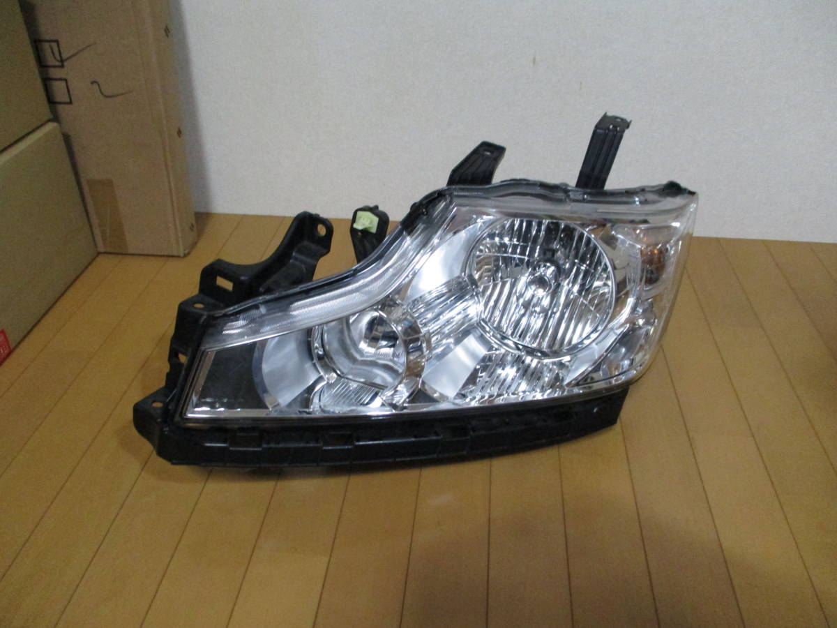 ホンダ ステップワゴン スパーダ 純正 HID ヘッドライト 左右 イルミ